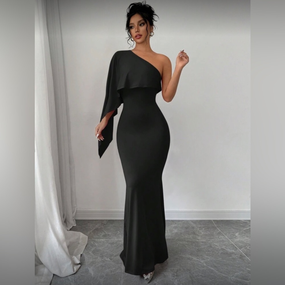 SHEIN Black One-Shoulder Gown